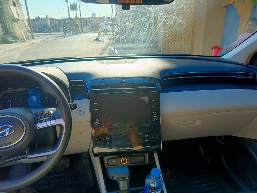 زيرو زيرو جديدة حادث بسيط جدا ولا زلغ
توسان 2024 Tucson توكسان لون اسمنتي داخل ابيض وارد امريكي دخول جديد فحص  تترقم جميع المحافظات عدا الاقليم السيارة فول عدى الفتحة
عداد المسافة زيرو 9000 ميل
حادث خشم الجاملغ والبنيد صبغ كلير ضمان 5سنوات لا يكشف بدون تبديل.
محرك 2500
كير ذكي HTRAC
 سحب قوي وثبات
ردارات امامي وخلفي ونقاط عمياء وتوقف ذاتي عند المرور امام وخلف السيارة
تنبيه رجاج في المقود
هوك سحب خلفي مزود بمنفذ طاقة بالاضافة الى الهوك
انظمة قيادة عدد 4
هاند بريك + اتوهولد
صندوق كهربائي 
كشنات تتدفئة تبريداهواي بعد مواصفات 
رقم الشاصي موجود ب مكان السيارة في البصرة القبلة
رقم الهاتف ***********

السعر 176وبيها مجال البصرة, العراق
