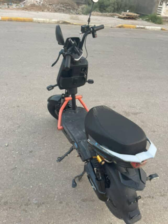 سلام عليكم دراجة شحن للبيع المواصفات 👇
ملف 2000 60v

بطاريات5 كبار 🔋 32 امبير 

4 نمر 

سرعة 90

صافرات إنذار 

ستان تعليك و صفح

السعر  350


**إذا كنت صاحب هذا الإعلان وتريد حذفه لأي سبب، رجاءا أرسل رسالة إلى الدعم الفني**