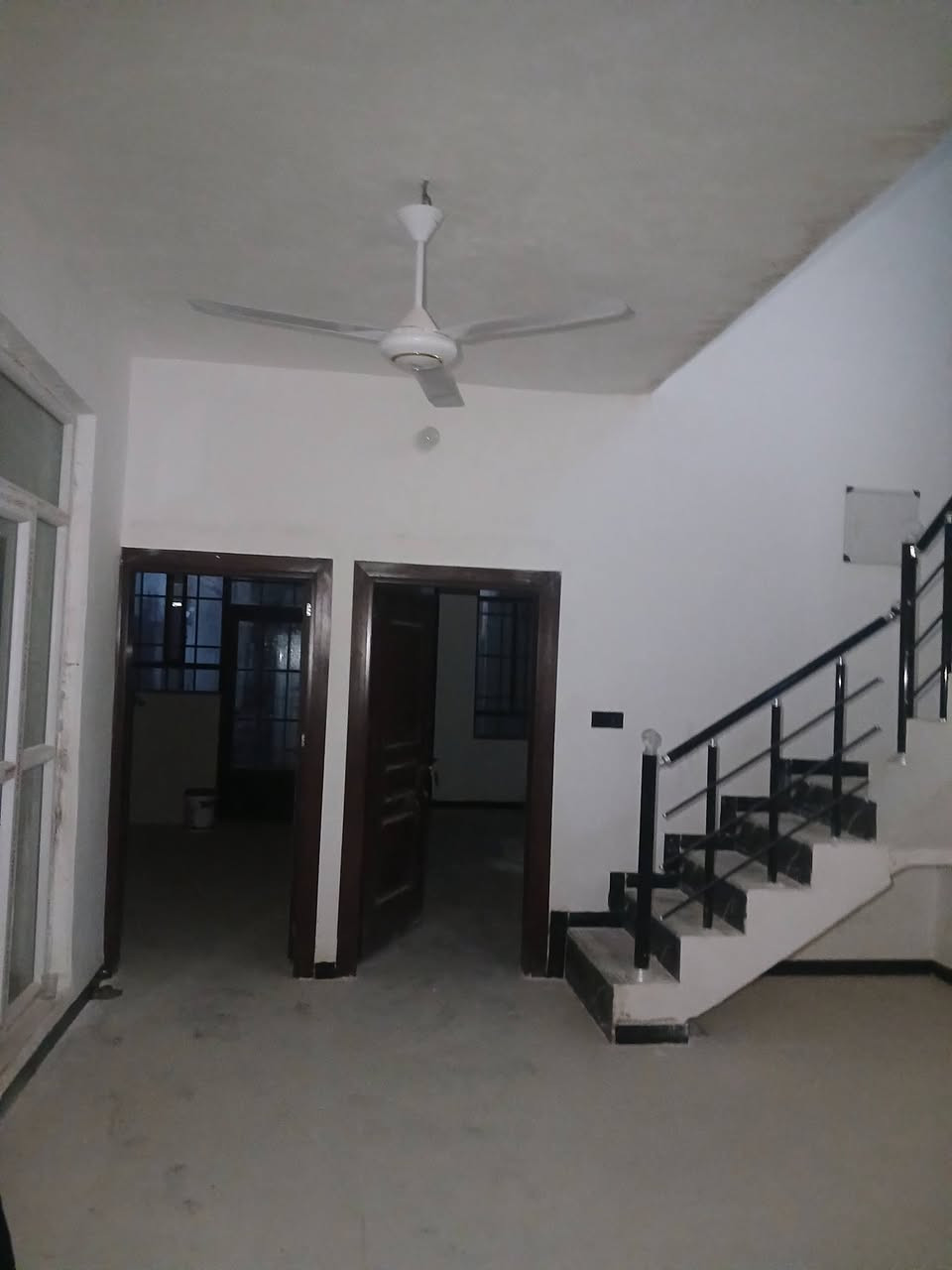 #مشتمل_للبيع 

  🌍 الموقع  / حي الجبيريه الثالثه 
  📌 قرب مسجد باب الريان 

 📐 المساحه  / ( 125m  ) طابقين 
  🧱 بناء حديث درجة أولى  ( صفر ) 💯

  🏠 موقع راقي جدا _ قريب على الشارع العام 

  💠 يتكون من ثلاث 3 غرف نوم 
                      وصاله واسعه ومطبخ
                          وحمام داخلي وخارجي وكراج كبير 

  💰 السعر  / ( 68 مليون  ) 
        ■■■■■■■■■■■■■■■■■■■■■■■■
           للإستفسار أكثر يمكنم التواصل عبر رقم الهاتف 
                ☎️ ( ***********  )☎️ أبو سيف 

          🙋‍♂️ #أعرض عقارك يمنه وأنته مرتاح بالبيت 🏡
                      وحنه نهتم بالبيع والترويج 

📍 #العنوان_الضباط_الثانيه  📌 مقابل #شارع_ألفين  .
