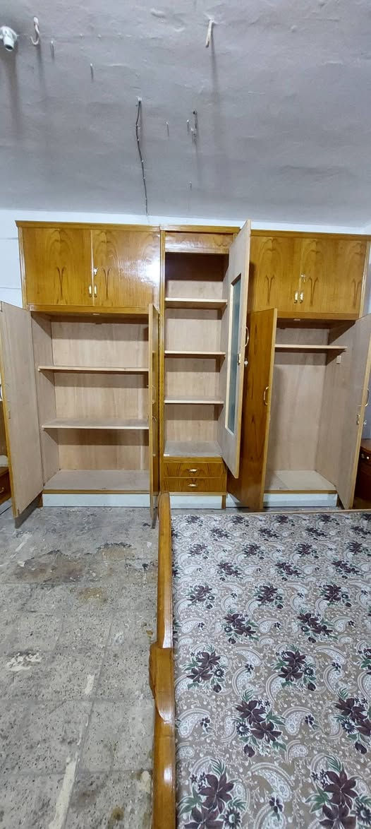 غرفه صاج خمسه ابواب ملحق شغل ثقيل توصاه
البوب تغليف *مساطر الفرش صاج تغليف المنيوم مانع رطوبه
الغرفه احلا من الصور بهوايه🙏
نظافتها 95 %
بعقوبه شارع خريسان بالقرب من الاسواق المركزيه
سعر 900 
***********
