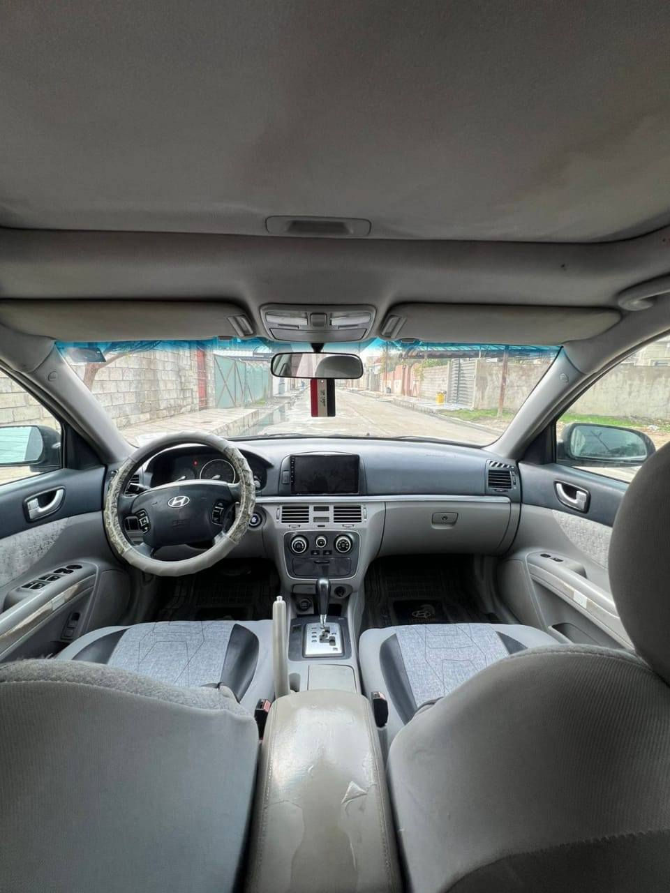 السلام عليكم سوناتا للبيع وارد أمريكي نظافه خير من الله رقم دولي موديل 2007 السعر 95 وبيها مجال للطيبين موصل ناحية زمار رقم الهاتف ***********
