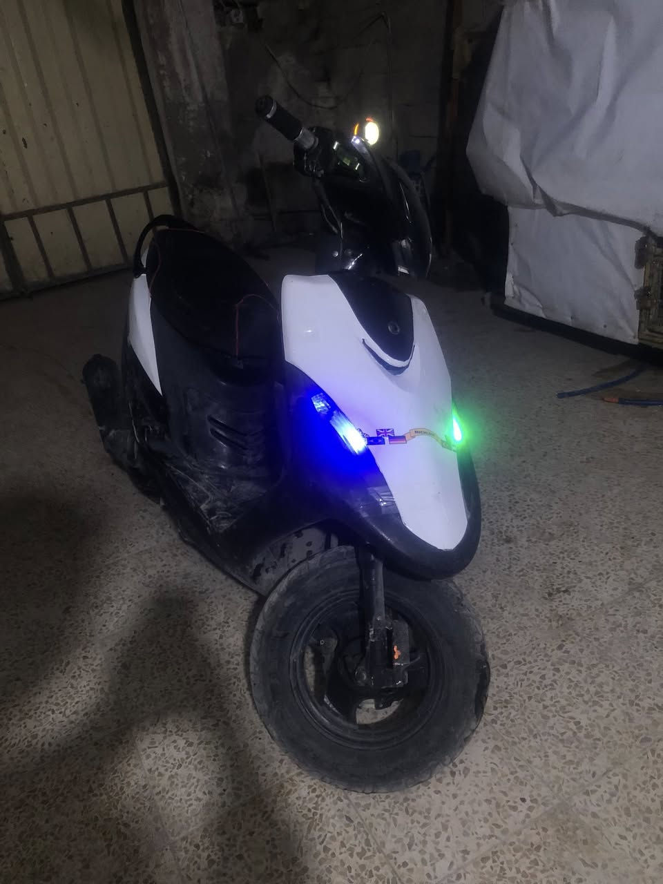 ماكس عدلة كلة شغال سلف هندر بوشة ٥٥ مابيه نقص لا تبخير لا تنقيص ٣٠٠ وبيها مجال قليل بكاني بعقوبة تحرير ***********
