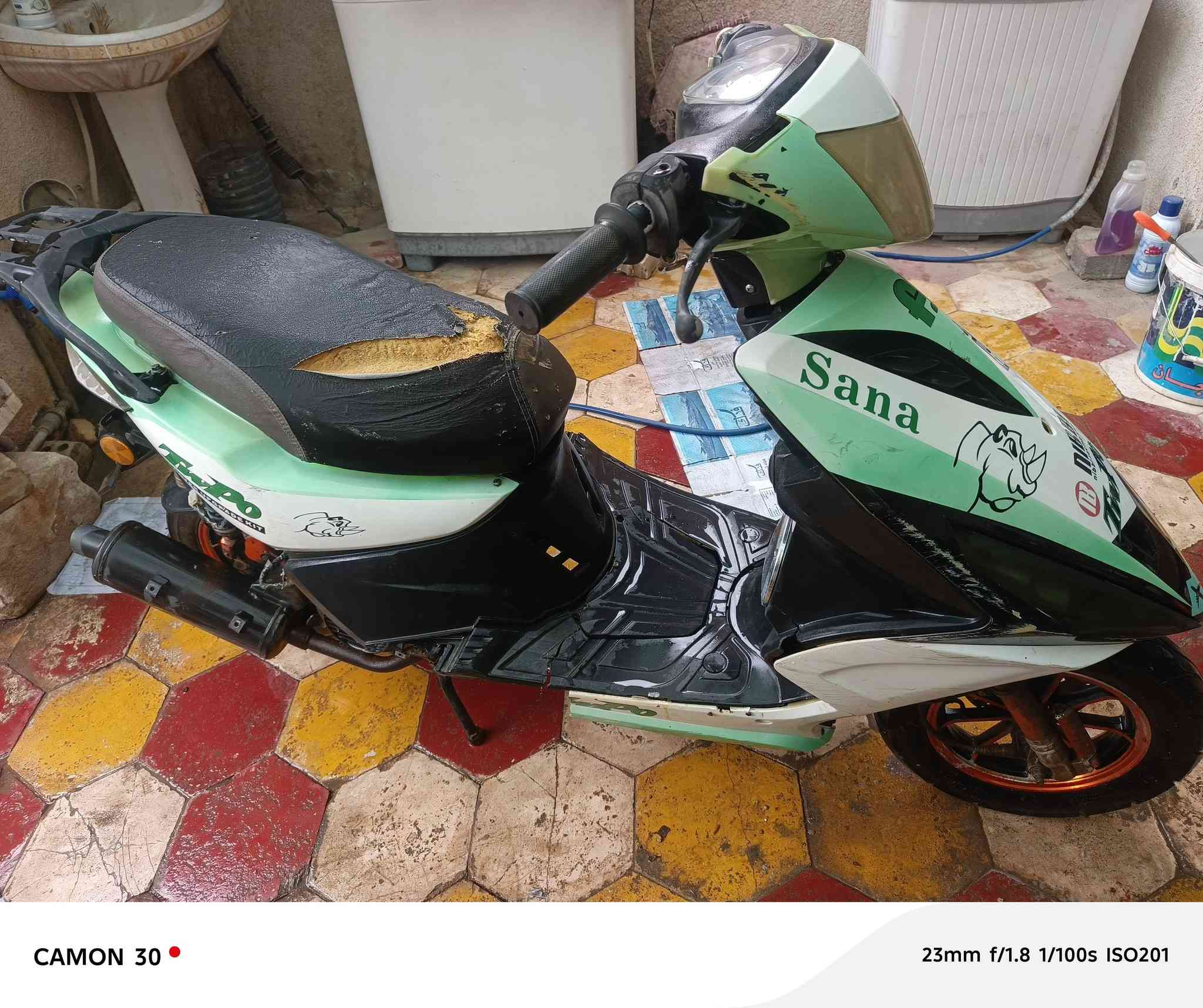 سلام عليكم دراجة ماكس للبيع السعر ٢٠٠ اوبي مجال سلف شغال بس الهندر عاطل والمحرك بي بخار بس ما ينقص غير متواجد عل فيس رقمي ***********
