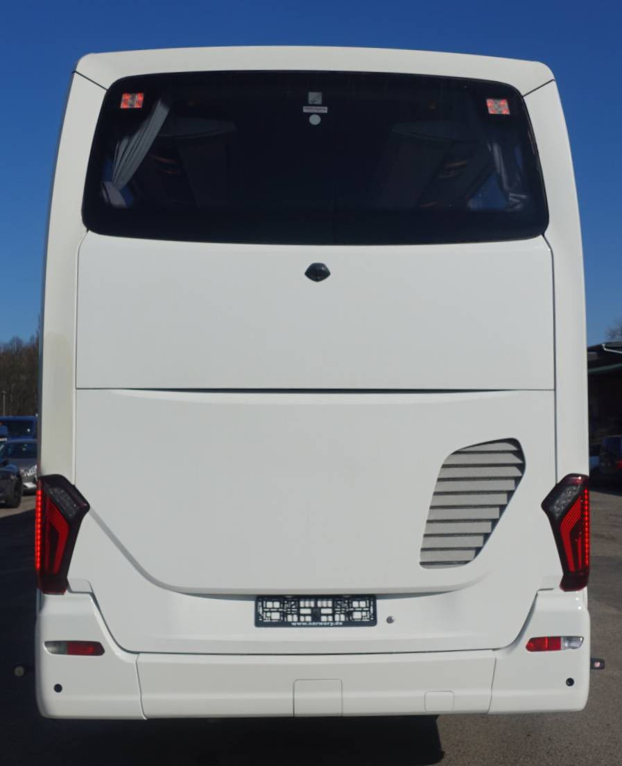 Setra 517 HD 
07/2013
Wc
Tv
Mb Motor 
Kitchen 
Fridge 
Tempomat 
Retarder 
Euro 6 
912.547 KM 
Automatik
428 PS 
Bluetooth 
57+1+1 seats 
Long 14000 mm 
www.sarwary.de
Sarwary Omnibushandel KG


**إذا كنت صاحب هذا الإعلان وتريد حذفه لأي سبب، رجاءا أرسل رسالة إلى الدعم الفني**