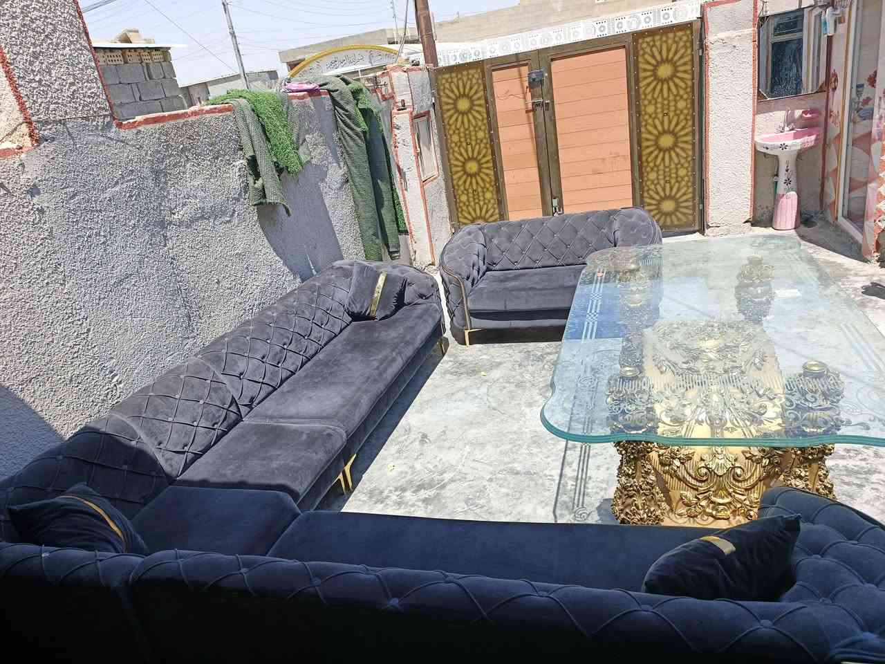 السلام عليكم تخم للبيع عشر مقاعد اللون اسود السعر التخم 300 وبي مجال شيء بسيط مكان بغداد اليوسفيه رقم التلفون***********
