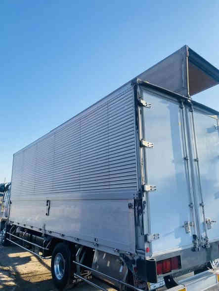 السلام عليكم شباب حافضه للبيع نضافه 90بلمئه العنوان حفريه السعر 60وبيه مجال لاتصال ***********
