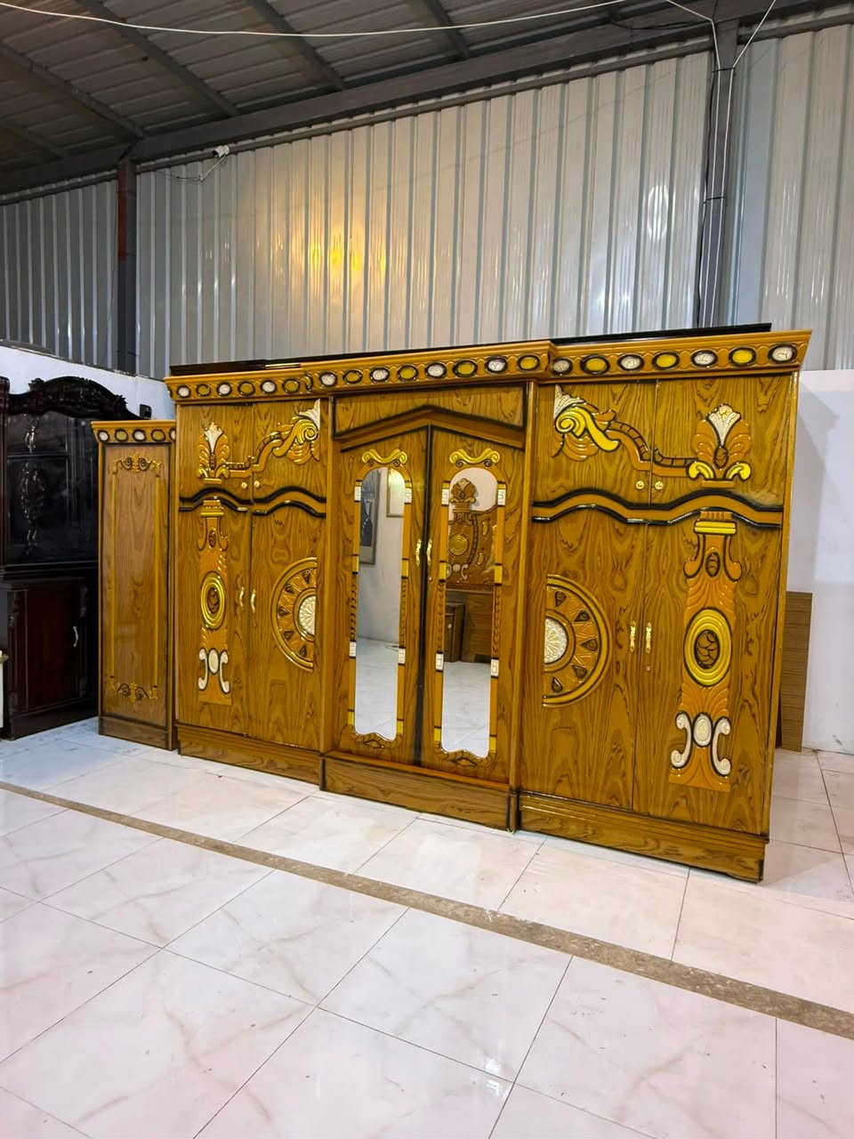 غرفه شغل وصط
السعر ٧٥٠ بيهة مجال ***********🌸
شد نقل داخل بغداد مجاني محافظات بكروة 
نضافه ٩٥
