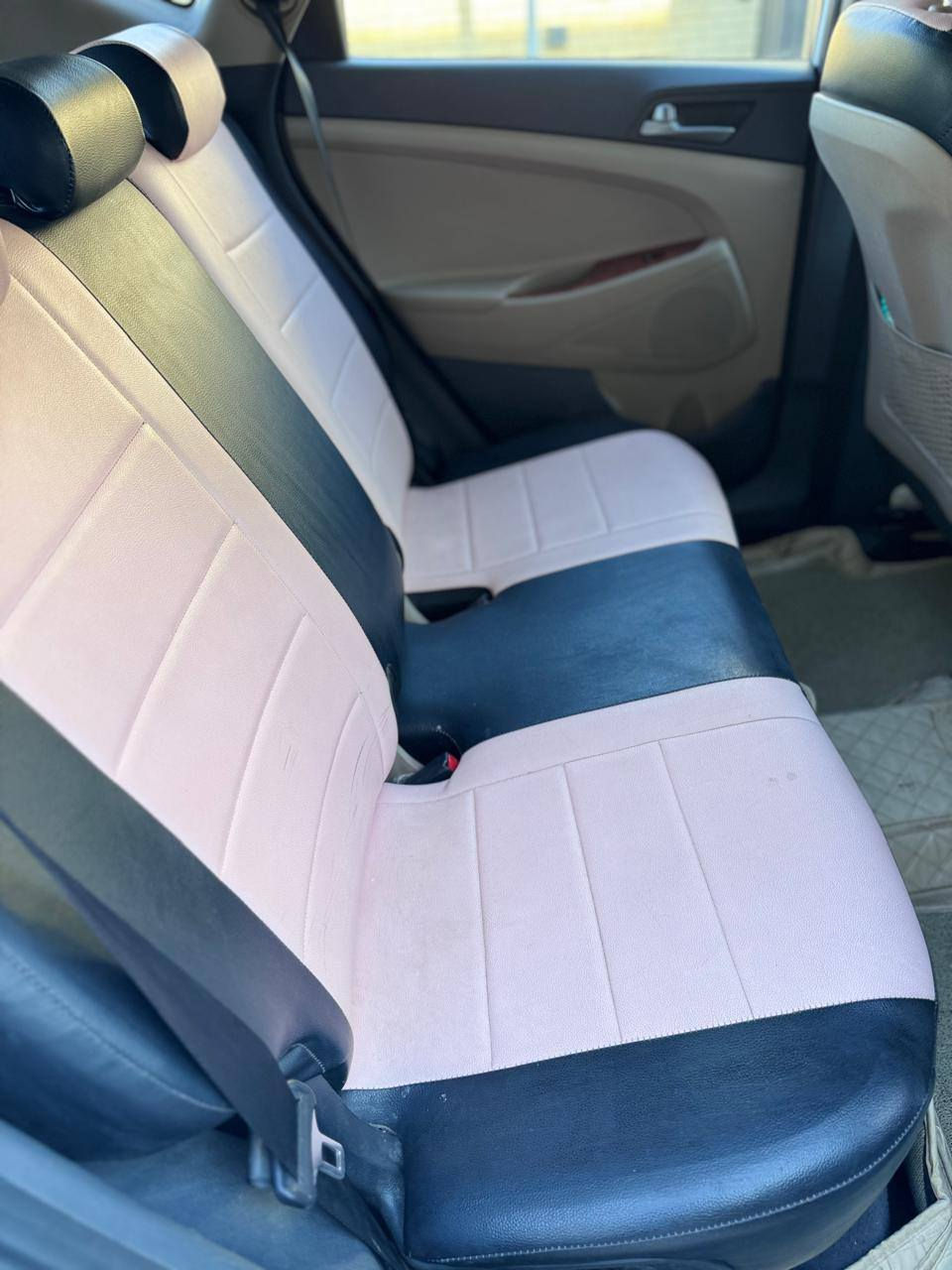 سلام عليكم توسان 2017 كلين ما ماشيه شاشة لمس كامرة خلفية سيارة جديدة ماشيه ٤٠ يعني اخت الجديدة لسستفسار علئ الرقم ***********
