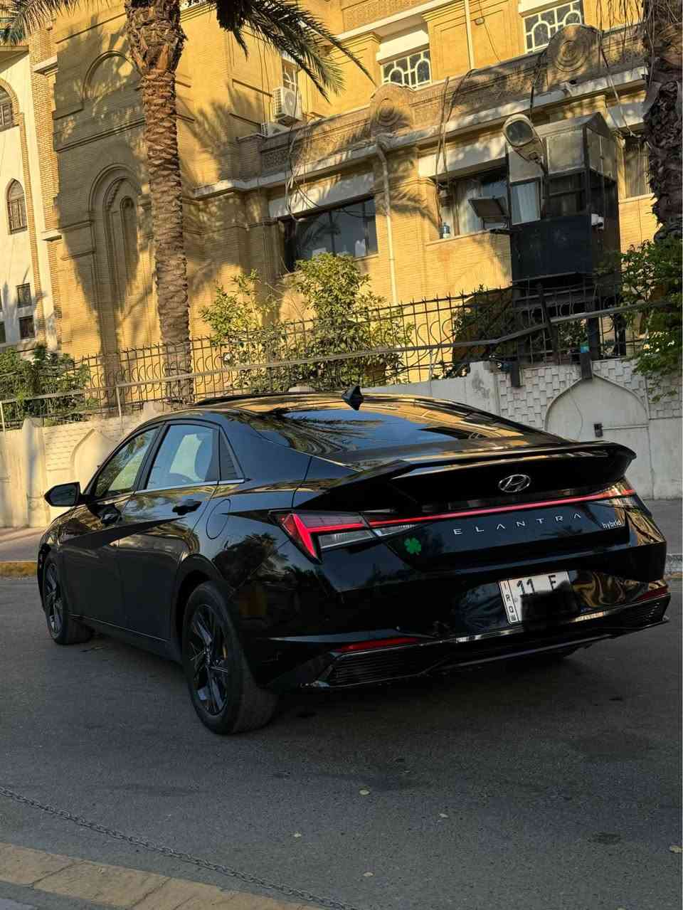 السلام عليكم للبيع او المراوس 

النترا هايبرد موديل 22 فول مواصفات للأخير  حادث جاملغ وشويه من البنيد وشويه من باب السايق فقط 
-بصمة تشغيل ابواب وصندوك. (بصمة ابواب لمس) 
فتحة سقف ( سلايد روف ) 
-محرك 1.6
-كاميره  خلفية دوارة 3 وضعيات 
-رادارات 360 درجة ( امامي جانبي خلفي ) تمنع التصادم الامامي والجانبي والخلفي
-التحذير عند فتح الباب 
-تحكمات ستيرن 
- 3 وضعيات قيادة ( عادي سبورت ذكي ) 
- مثبت سرعة ذكي ( التحذير عند مغادرة المسار )
‏-Auto Hold التوقف لفترات قصيرة
-الهاند بريك بصمة
-شاشة بلازمة حجم كبير لمس تدعم نظام الابل كار بلي والاندرويد اوتو بدون كيبل يربط التلفون واير ليس و GPS  
-شحن واير ليس 
-نظام الصوت Bose عدد السماعات 8 -
تشغيل عن بعُد 
-اشاير بال مري
-اضواء ترحيب عند الاقتراب 
-لايت لد 3عدسات وسكنات لد 
-كشنات جلد السايق كهرباء 
-نقطة عمياء
-تدفئة/ تبريد بالكشنات
- كير اوتماتيك و S عادي
-تحديد مسار وقيادة ذاتية  ورادار امامي 
- مانع انزلاق
- بصمه ابواب لمس 
- شاشه متصله +شاشه دجتيل
وارد امريكي بيها 3 قطع صبغ
رايدها 136 وبيها مجال 
مكاني الاعظمية 
*********** بغداد, العراق
