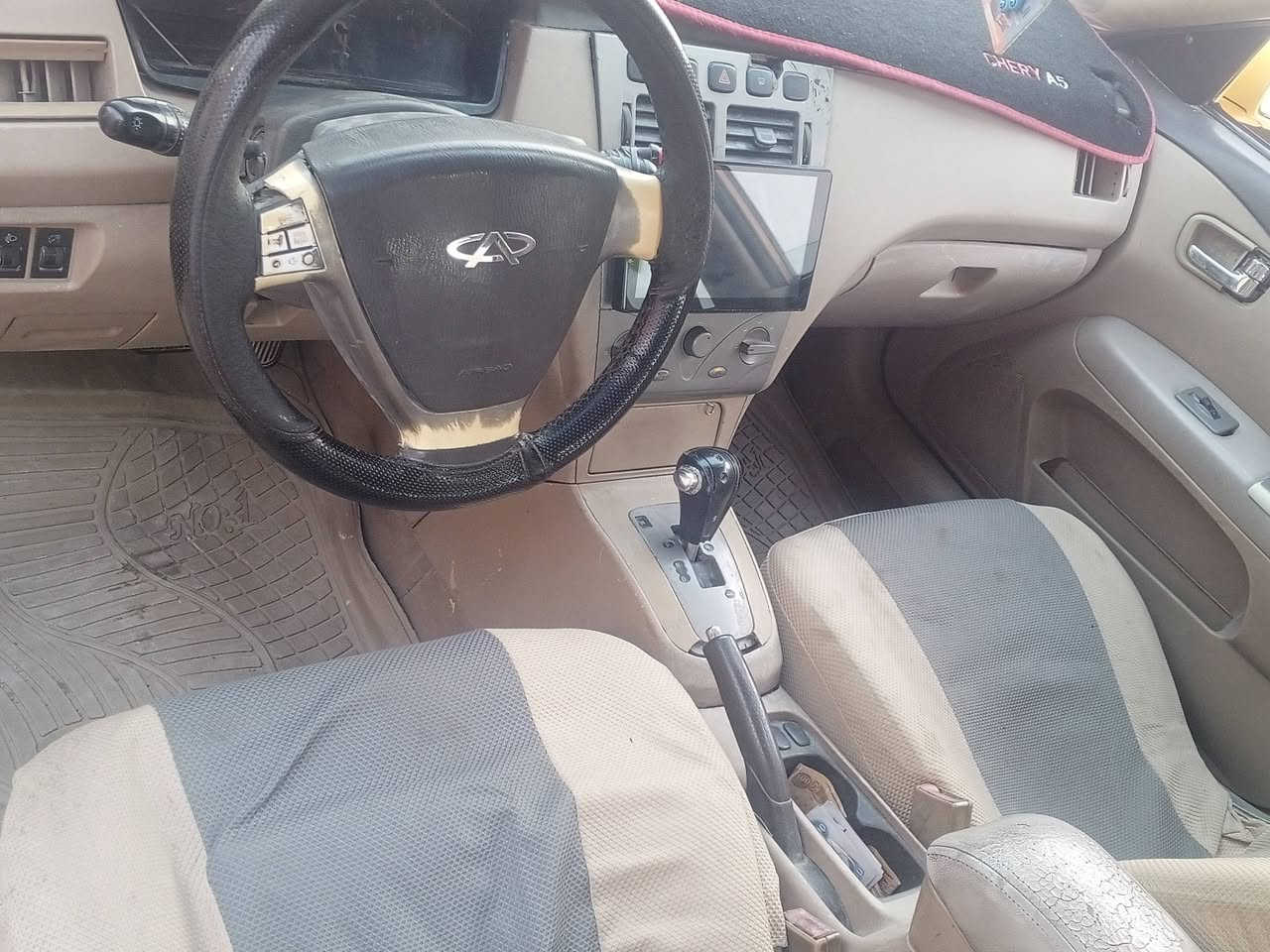 سياره شيري اي5 موديل 2011 راعيه بغداد يريد مداور رقم نكليزي
مكينه محور بيه تبخير بس ما تنقص 
كير اوتوماتيك مكفول 
بس بيه خربطه بالكهرباء 
وخربطه بالنمر كلولي بالعقل شغله كهربائيات ما يكلف 50الاف او أقل ما فارغ اوديه شغلته بسيطه 
كهربائيات كله شغاله 
عايزه حداديه   
مكفوله من غرق ومن متچايه ومن المكلوبه والشواصي مابيه خياس 
تسئلني بيه ضربه اكلك ماعرف 
سعره 25 بيه مجال قليل 
*********** بي واتساب  مفتوح خط 
لا تراسلني مازنجر ما متواجد
