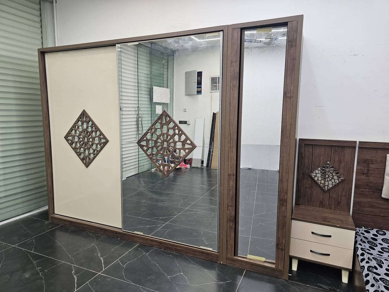 غرفه نوم للبيع دبل كنتور اخو جديد قليل مستخدم سعر 570 الف شراي يخابر رقم مكان كركوك ***********
