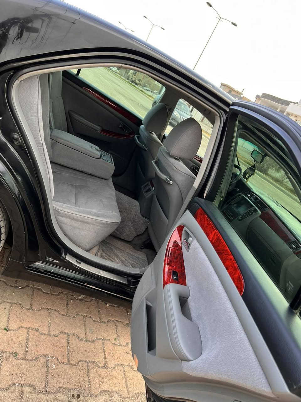 توێتا کراون شاهینە گۆڕینەوە ناکەم تەنها دەفرۆشم 
2005
182بڕاوە گەورە بە گەورە سەیەیارەکە کامل جایزە 99هه زار ڕۆیشتوە 1دیناری مەسروف نییە بۆیاغی نیە تەنها شوێن موسەکانی بۆیاغە سەقفی وەک شوشەوایە سەیارەکە پێش و دوای هیچی پێوە نیە کەڤەر گۆراوی بەشەرت بەوشەرتەی بەقەدەر ساغێک جوانبێت دەعامی بۆ دەعامی چاڵو شوغتی نییە

ڕۆیاڵ مواسەفات
5بەسمە
سوکان لێگزز 
ساج سور
هەر 4کوشن کارەبایە ئێشەکات
شاشەیه
3دوگمە سەلاجە
ئاوێنەی دەخەوێ
پەردەیە4تایەو ویلی لەژێره
ئەدەواتی ناو سنوقی کامل لەگەڵە 
شوێن پیرەمەگروون  سعری 50$معامەلەیەکی زۆر کەم
ژم ***********
*********** السليمانية, العراق
