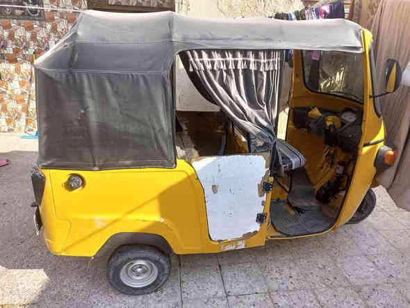 السلام عليكم شباب تكتك بياجو نضيفه كلش مكفوله من الضربه ولصبغ ومحرك مكفول بس ولفات مبدل كهربائيات كلهه تشتغل ما بيهه اي نقص موديل 20 وطالعه بل 23   ورقم وسنويه السعر 3و 600 الاتصال واتساب ***********
