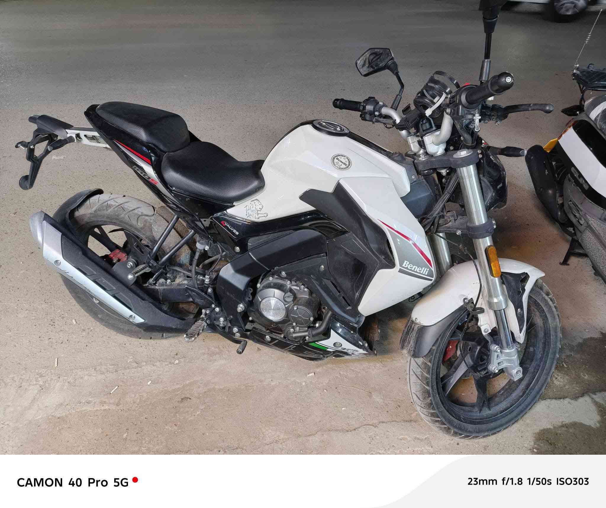 سلام عليكم بنلي 180sللبيع الدراجة ماشية 13الف حقيقي  السعر مليونين و300لدراجة نضيفة محتاج الهة ادامة شوية مرقم اربيل مرقممم محتاج فلوس وريد ابيعهة


**إذا كنت صاحب هذا الإعلان وتريد حذفه لأي سبب، رجاءا أرسل رسالة إلى الدعم الفني**