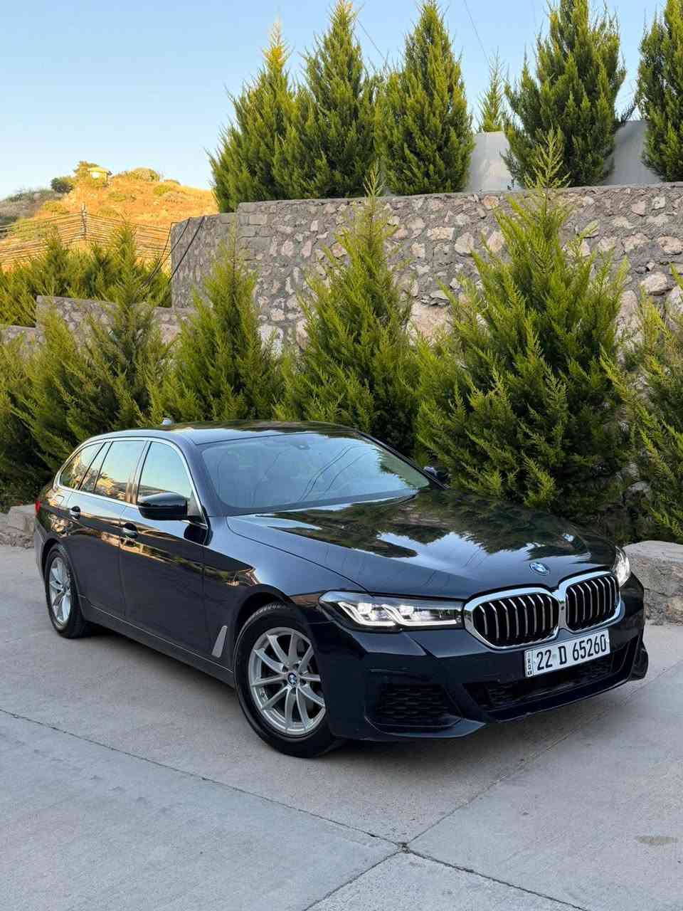 ‏Bmw 520i موديل 2018 ( بانزين ) خليجي ظمان دولي

⚔️⚔️ السعر 139$ وبيها مجال ⚔️⚔️

اي استفسار ( *********** )
العنوان النجف الاشرف 

مكينه اربعه سلندر توين بور تيربو كلش قتصاديه وسريعه
شلعتها ومعدلها شي مخيف

السيارة بدون حادث كفاله عامه
محدث 2023 صبغ قطع التحديث فقط

السيارة خليجية جانت تكسي مطار دبي الدولي vip

بدون اي نواقص واي عيوب ومن الزيرو لليوم كل سيرفسها بشركة BMW واي قطعه تتبدل جانت اصليه من شركة Bmw ⚔️

⚔️ تحويل او وكالة نفس اليوم ⚔️

⚔️⚔️ المواصفات ⚔️⚔️

بصمه تشغيل ⚔️
مثبت سرعه ⚔️
صندوك كهربائي + شفط ⚔️
ليد داخلي 12 لون بلاد ⚔️
كشنات اماميه  خزن  + ستيرن خزن ⚔️
شاشة جبيرة حساسات اماميه + خلفيه ⚔️
تحكم فتح وغلق الجام من خلال البصمه⚔️
مصابيح داخل يدات الابوب للترحيب وتذكير القفل وفتح السياره ⚔️
مري كلاب .. مري شفط ⚔️
كير اوتوماتيك + عادي 8 نمر ونظام sport⚔️
لايتات زينون بلاد عالي ناصي متحرك  بك لايتات ليد بلاد 
داخل السياره جلد طبيعي مشمشي ⚔️
الكشنات الاماميه تحكم كهربائي فول⚔️
تحكم ستيرن جهتان فول ⚔️
امكانيه التحكم في كمبيوتر السياره⚔️
ماوس داخلي للتحكم التام في السياره والكمبيوتر ⚔️
انظمه ملاحه متطوره حسب الموصفات
امكانيه ربط الهاتف بشكل متكامل⚔️
سايد بريك كهربائي بصمه ⚔️
نظام مانع الانزلاق⚔️
زجاج المرايا الجانبيه والوسطيه للسيارة عاكس للضوء⚔️
التبريد التحكم من قبل السائق او من خلال قياس درجات الحراره وتحكم التبريد الخلفي منفصل بالكامل عن الامامي مع امكانيه التحكم به من قبل السائق من خلال الكمبيوتر ⚔️
نظام الايرباك لجميع جوانب السياره⚔️
حساس امامي خلفي ⚔️
نظام السماعات فول استريو +دمام ومضخم بلاد⚔️
كمبيوتر لفحص جميع المركبه وعند وجود اي خلل يخبرك في مكان العطل والخلل 

ملاحظة ..
صدر امامي خلفي جديد
اربع تايرات جديدة + فلتر بانزين + دسكات امامي خلفي مبدلهم  السيارة جاهزة وعلى ٢٤ حباية بدون اي نقص واي عيب بشرط النجف, العراق
