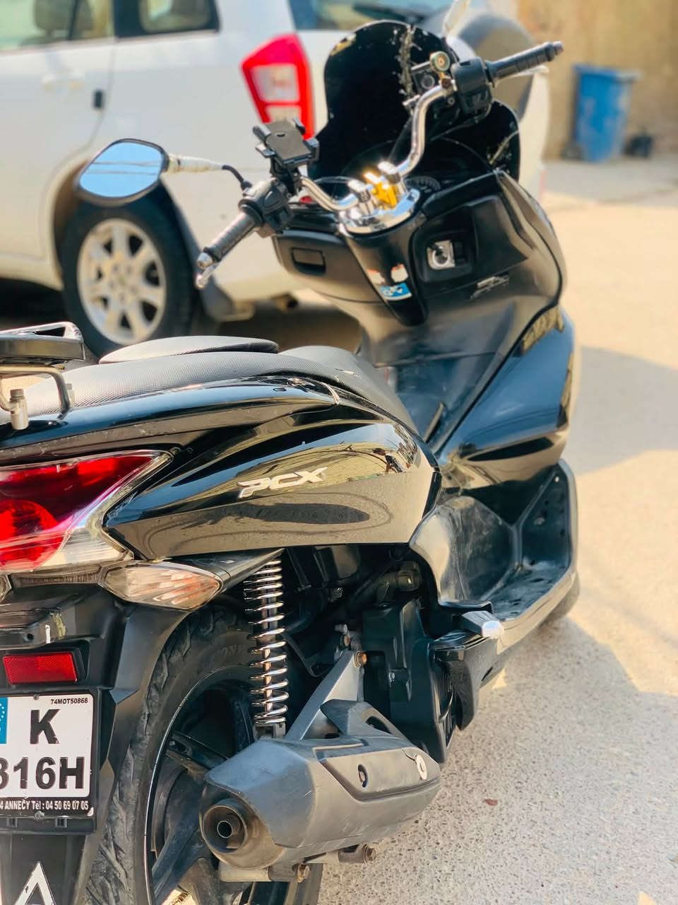 السلام عليكم دراجه PCX الجيل الاول ياباني مكينه 125مكينه مكفوله كفرات مكفوله ختم واحد بس بيهم اشخوط الكفرات الدراجه مناقصه شي افوله بانزين محسن ودهن موتل احسن نوعيه الدراجه خير من الله شلعه ومعدل مبيه اي نقص الرقم ***********
