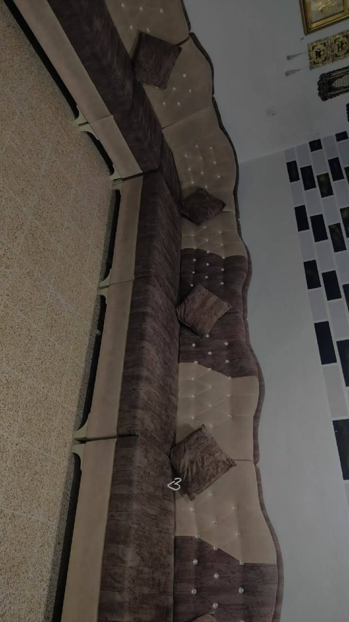 طخم للبيع  مابي عيب ٨ أمتار خشب عراقي شغل أربيل سعرها 270 وبيها مجال عنوان حي قدس


**إذا كنت صاحب هذا الإعلان وتريد حذفه لأي سبب، رجاءا أرسل رسالة إلى الدعم الفني**