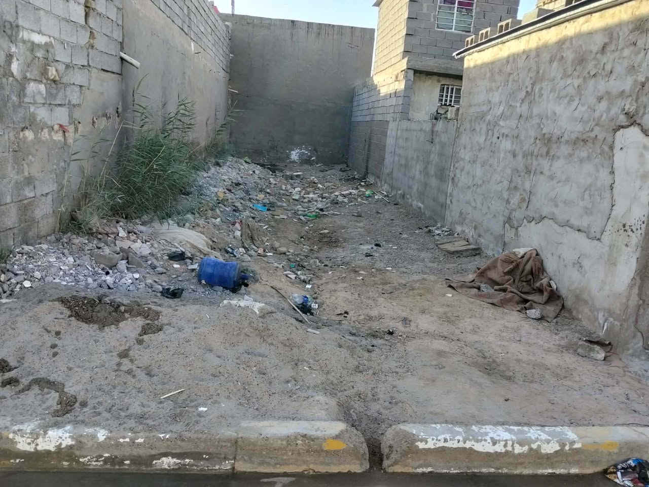قطعة ارض البيع العنوان بغداد سبع قصور شارع ابو علي
الفرع مقابيل حسينية ال هاشم الفرع مطل على شارعين شارع المشروع  ابو علي المساحة 100م
السعر 16بيهة مجال 
الاستفسار ***********واتساب
