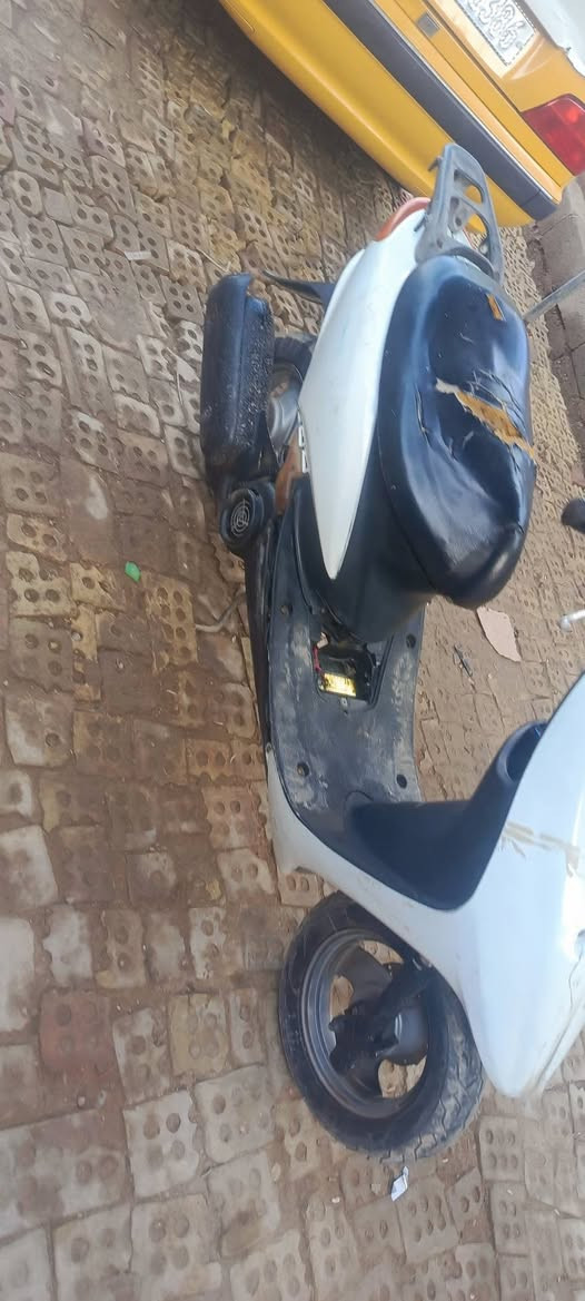 سلام عليكم دراجه 60 ياباني مكينه فول تشتغل هندر وسلف كهربائيات فول شغل وطلع وين ميعجبك مكانه قرب سيطره مال نهروان سعر 200 وبيهه مجال ***********
