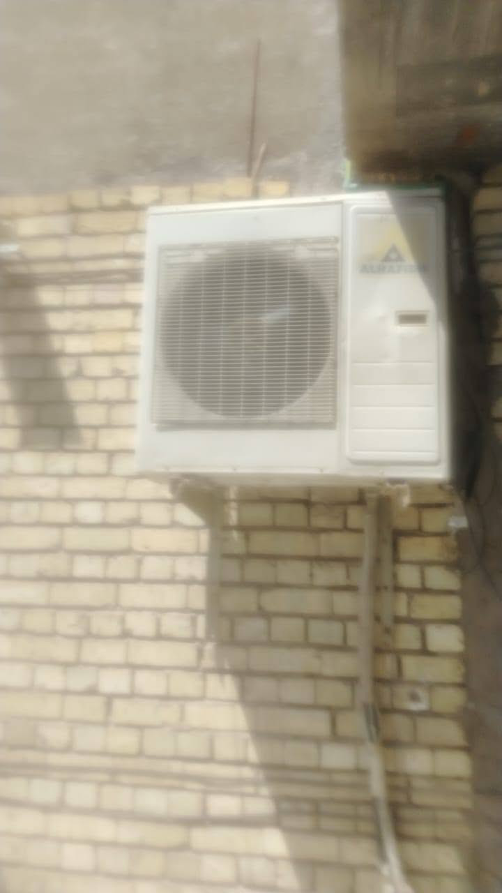 السلام عليكم 
للبيع سبلت كنتوري ٣طن التواصل مع صاحب سبلت موبايل ***********
