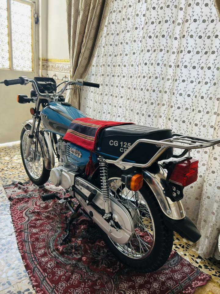 سلام عليكم شباب دراجه ارشه موديل2026لون سمائي أوراق سكنر دراجه حلوه ونضيفه وخير من الله شلعه ومعدل السعر 775وبيها مجال المكان بابل مشروع المسيب رقم الهاتف ***********
