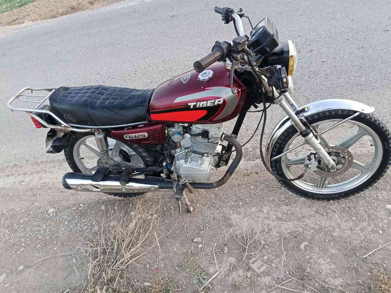 سلام عليكم خوان دراجه البيع دراجه سيفان خمسه كير دراجه خير من الله كلهة شغاله كهربايات لكل شغاله لا تبخير لا نضوح سعر 450قفل مكاني بغداد المدان ***********
