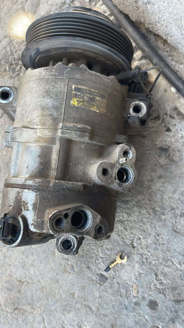 کۆمپرێسەر هۆندا تۆکسەن مۆدێل ٢٠١٢ گاز 
بە شەرتی ئیش کردن 
بۆ پەیوەندی کردن 
***********
