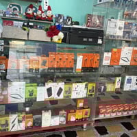 شلعة للبيع ايربودات سماعات شواحن لزكات كفرات 07732610370