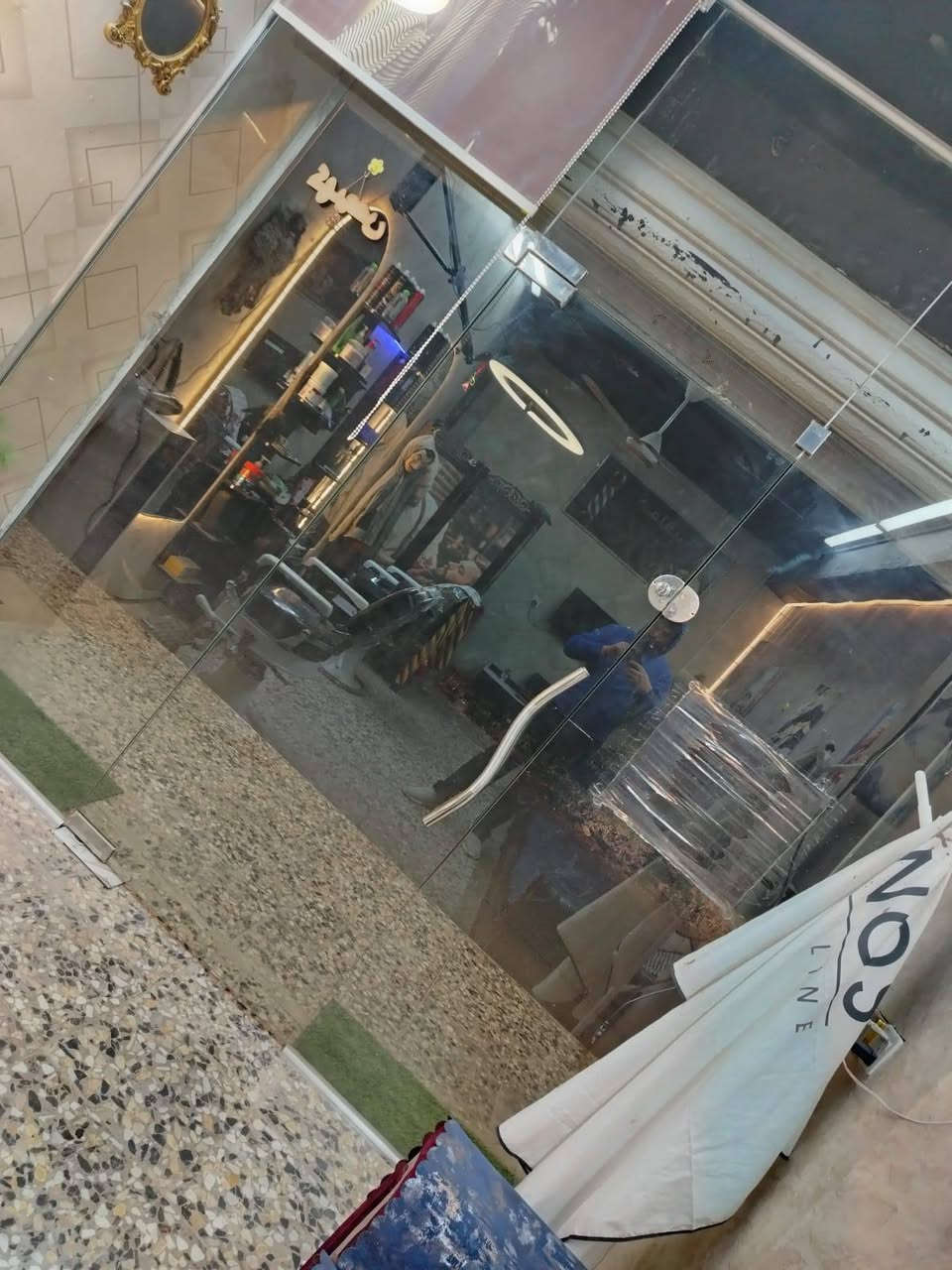 جامخنات  للبيع مال صالون موصفات ارتفاع 295
عرض 285 السعر ٢٥٠ دوره ***********
