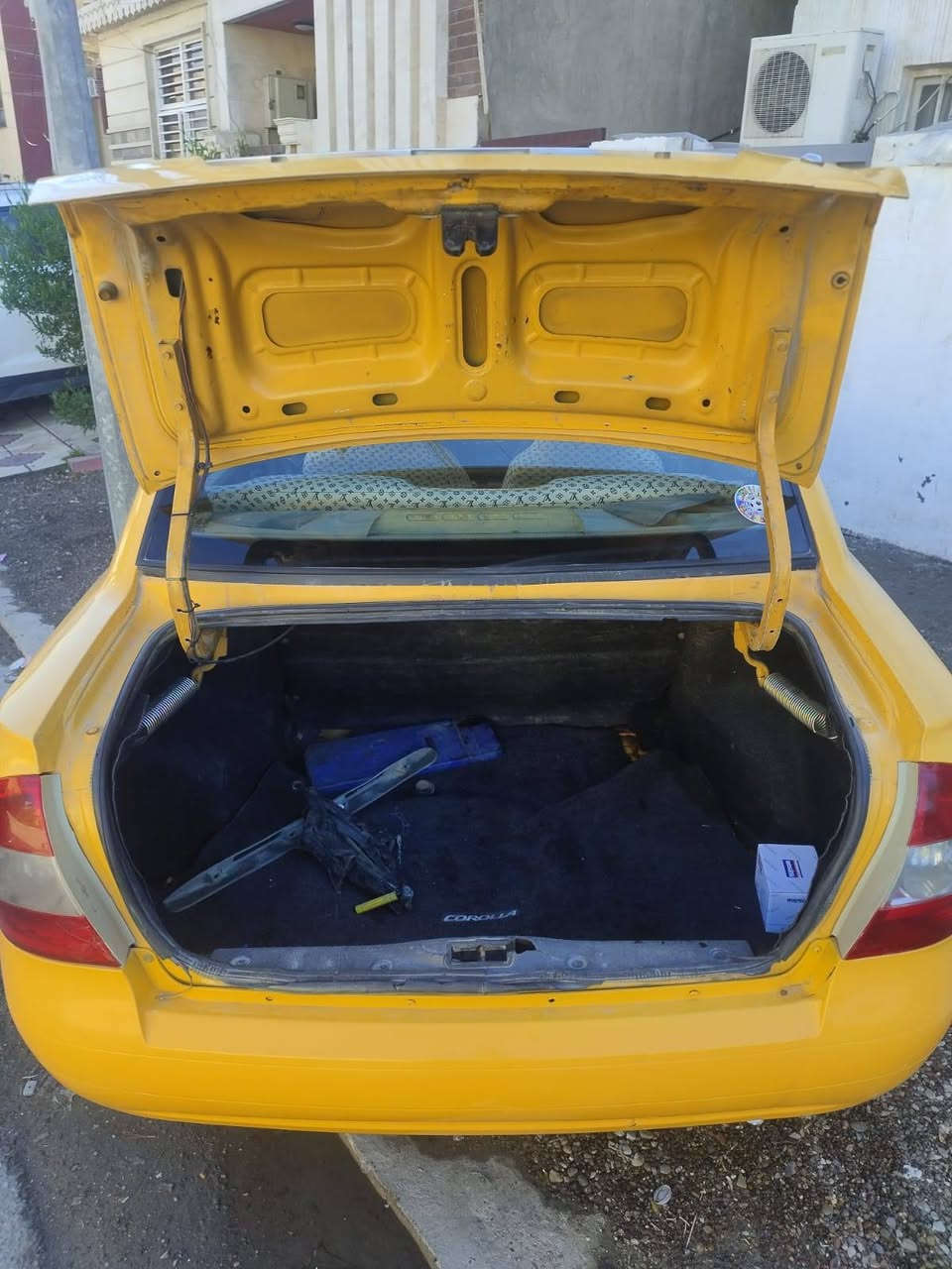 السلام عليكم 
طيبه 2016
بغداد بأسمي 
مكفوله كير ومكينه وصدر 
مصفره هيئه وغرامات 
صبغ باب السايق والدوسات
بدون حادث
السعر 42$
بيها مجال قليل
مكاني بغداد زيونه 
***********
ابو سجاد
