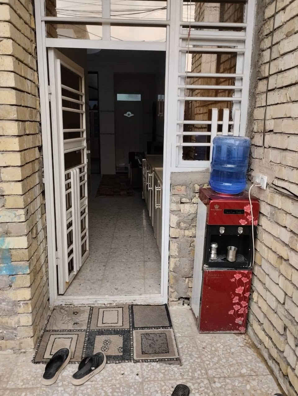 بيت للبيع ١٠٠متر طابقين معسكر سكينه قريب القناة مكاتبه فقط السعر 90 تليفون ***********
