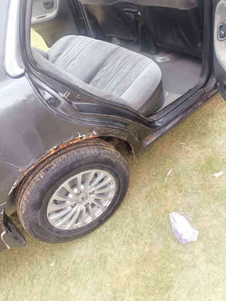 من رخصة ابوالكروب المحترم    للبيع سوناته 2رقم بغداد مكفوله من محرك كير صدر تريد ترتيب بصيط تريك البصره بس شرط التحويل سعر ٤٠وبيه مجال قليل مكان سياره الخالص ***********
