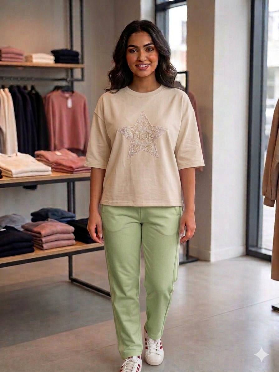 #غيرنا_كثيرون_لكن_مثلنا_مستحيل
سوت بناتي محير مميزه جدآ
كوالتي كلش عالي 🏃🏃
القياسات من 10 الى 16 سنه 🌹🌹
تتوفر خدمة توصيل جميع المحافضات 🚗
للحجز والاستفسار مراسلة الصفحه
العنوان : صلاح الدين قضاء بلد شارع بنت الحسن (ع) داخل فرع مجمع الرحمه
زورو صفحتنا على ألأنستكرام 👇
https://www.instagram.com/moneer_adil_fashion?igsh=MWp0dmFqeWpobW5nMQ==


**إذا كنت صاحب هذا الإعلان وتريد حذفه لأي سبب، رجاءا أرسل رسالة إلى الدعم الفني**