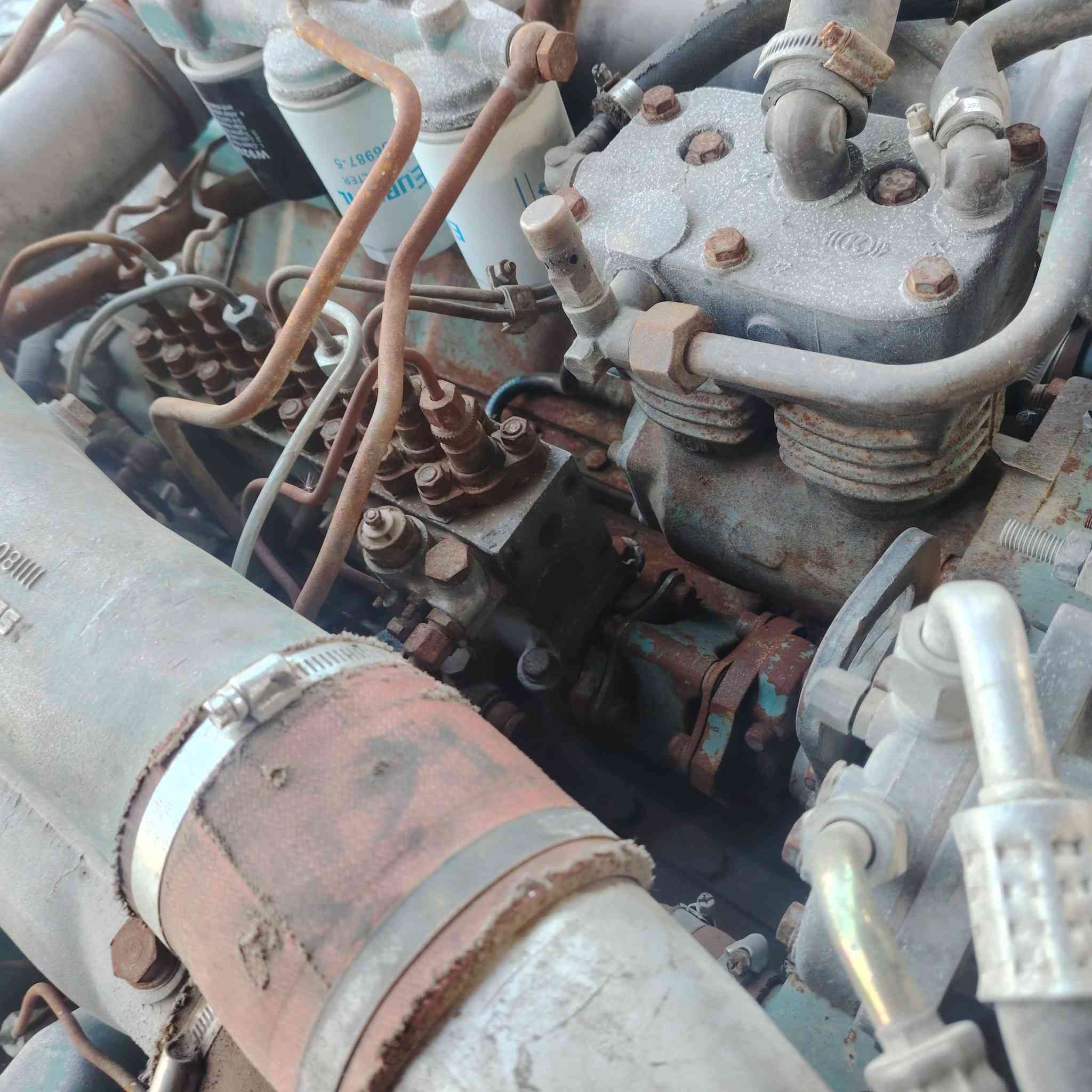 سلام عليكم. مكينه اسكانيا 143 اوربيه ما مشتغله بالعراق.  (0.9 ) مكان بغداد 
الاتصال. ***********
