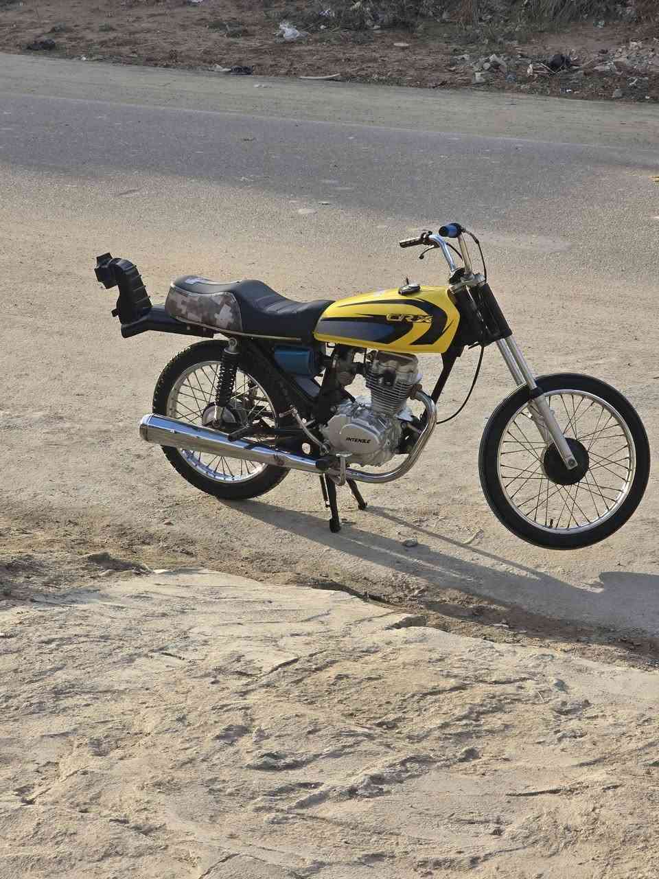 سلام عليكم دراجه البيع اورق اصولي شاصي 19 تعمير 24 محرك 25السعر 700او بيه مجال الشراي مكاني شطره رقمي ***********
