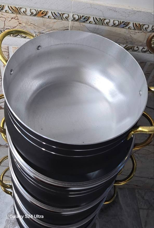 سيت گدر يتكون من خمس قطع گرانيت أصلي ثقيل من الداخل فافون أصلي 🍲🥘 
يتوفر توصيل لجميع محافظات العراق 🇮🇶❤


**إذا كنت صاحب هذا الإعلان وتريد حذفه لأي سبب، رجاءا أرسل رسالة إلى الدعم الفني**