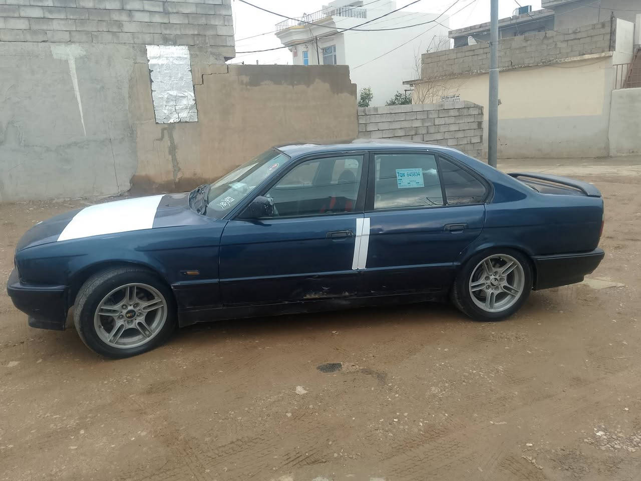 سەرەتا بەناوی خوا BWM520iگێڕعادی مۆدیل93پێش پان دەعامی دواو پێشیم کردوە بەئێم چوار تایەو ویلی لۆک ئێم لەژێرێتی لایت عەدەسە زینۆن سەیارەکە ئاڕمی کۆنی سلێمانی ئاڕمی ئەسڵی خۆیەتی بەشەرت سەیارە کە زۆرتنو تۆڵە یەک سەن مەسرەفی تیانیە لەڕەسمەکان جوان دەرنەچوە ڕو بەڕو جوانترە ئه م سعری 24گڵاو کەمێک معامەلە ئەم ژمارەیە بەس وەتساپی لە سەرە***********ئەمژمارەیە تەلە فونی بۆدێت***********گۆڕینەوە ناکەم بە هیچ شتێک بۆ گۆڕینە تەلەفون مەکە
