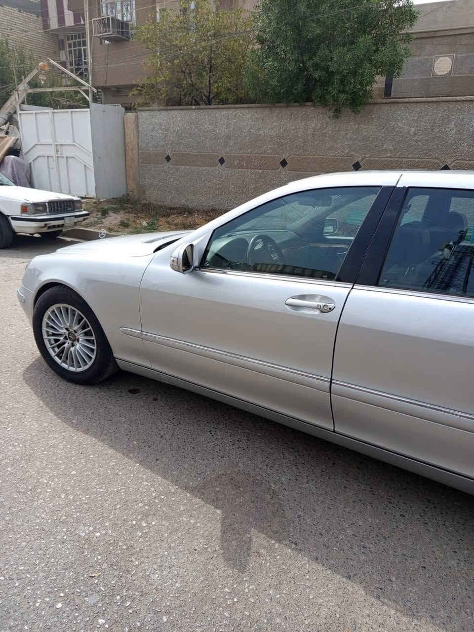 غواصة ٢٠٠٣ باب طويل كامله مكمله صبغ قطعه وحده الباقي بلادي سعرها ١٢٠ وبيها مجال *********** بغداد
