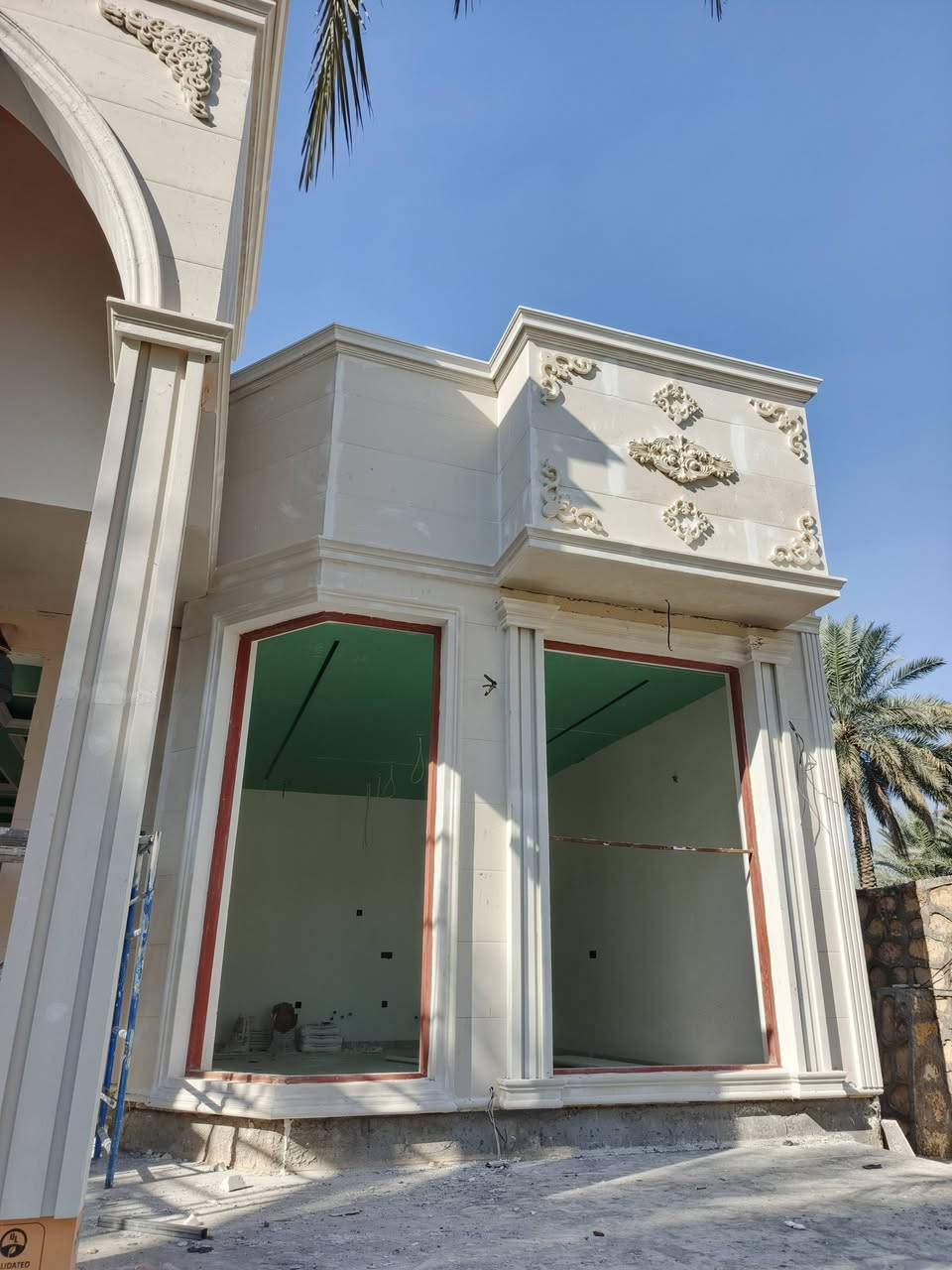 #كربلاء_المقدسة ***********
تغليف واجهات بالفوم التركي وطلس جدران بالماده
واجهات بديل الحجر (الفوم التركي) 
‏Made in Turkey 🇹🇷 مميزات المادة
عازل للحرارة والرطوبة خفيف الوزن على البناء سهل التركيب  قابل لتغيير الالوان حسب الرغبة 

الاستخدام
يعمل على الطابوق والبلوك والثرمستون واللبخ والنثر والسندويج ....

سريع العمل يتم انجازه بمدة زمنية قصيرة 

المادة اللاصقة هي الفوم المخصص للصق 
او مادة الكلكيم 
 
الاصباغ المستخدمة من مناشئ عالمية رصينة مثل ( جوتن . همبل . برجر . لوجيا . بتك)  وحسب رغبة العميل 

 الذرعة هندسية وتخريج كامل للابواب والشبابيك 

جميع المواد المستخدمة هي اصليه ومخصصة للخارج 
من مادة الفوم الاساسية 
ومادة اللصق 
ومعجون المعالجة
وصبغ الاساس (البرايمر)
والصبغ النهائي 
لا نستخدم مواد داخلية في عملنه نهائيا 

اسعارنا تنافسية 
للاستفسار الاتصال بالارقام التالية
***********
***********
