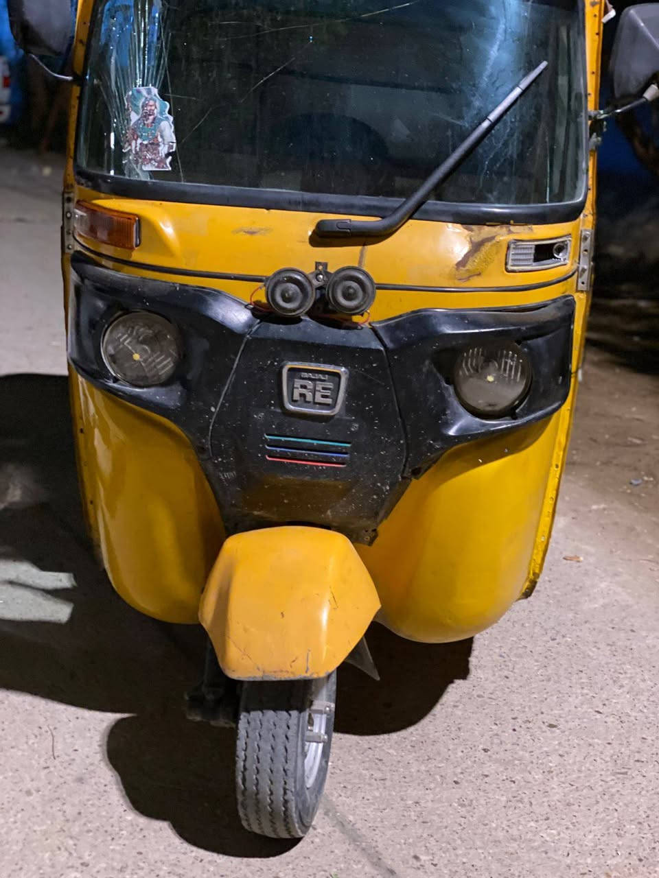 يالله السلام عليكم تكاتك للبيع عدد 2 باجاج تفاصيلهن ب مقطع  الصفرة موديل 19داخلة ب 20 رقم وسنوية تحويل ثاني يوم تكتك كاملة للأخير  السعر 6 مليون وبيهة مجال بسيط البيضة موديل 2021 شهر 5 اوراق الترقيم اتكفلك سعرهة 6300 وبيهة مجال مكاني ورة بوابة الحسينية مال راشدية الحويش قرب مطعم سامان السياحي للاستفسار *********** راعي الصفرة 
*********** راعي البيضة 
شباب رجاء مكلف ب نشر اتصل على ارقام موجودة تحياتي ♥️
