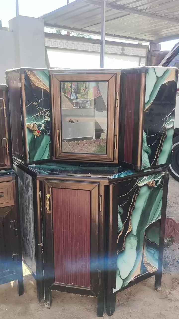 سلام وعليكم
كاونتر حطاطه ألمن يوم 
٥ قطع كلش مرتب ونضيف للبيع 
السعر ٢٧٠ الف او بي مجال شوي 
العنوان ديالى منصوريه الجبل سد حمرين 
***********
