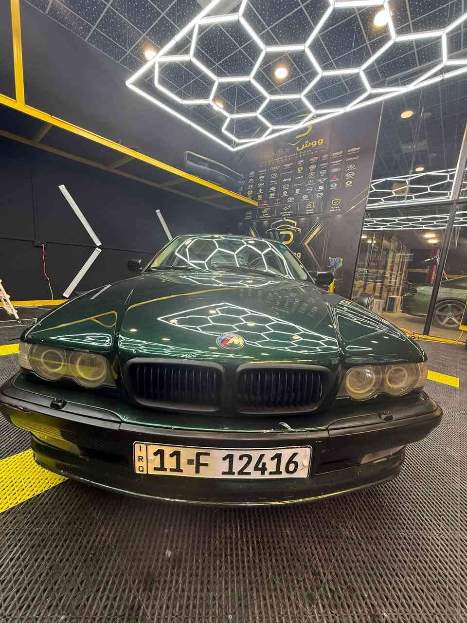 BMWe38        744 v8
اصل 40 محوره كامل 44 من كير ومحرك وضفيره كامل ومايعتبر تحوير لان ال 40 هم 8سلندر.. 
مكفوله من ضربه  فقط صبغ جماليه  وصبغتها تخبل 
السياره حاهزه من كل شي ومعايزه شي 
فول مواصفات 
مكان النجف الاشرف ***********
السعر 92$
