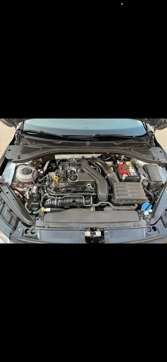 Volkswagen jetta sel premium 2022
جيتا موديل ٢٠٢٢ sel فول مواصفات ١/١ 
ماشية؛26000 mile
(بيها  جملوغ ربع بولندو  ربع قباغ صندوغ صبغ بدون دواخل و بدون ايرباك ) 
سيارة مرقم جاهز رقم و سنوية جديد 
مكان سيارة : دهوك 
سعر : 185ورقة و مجال 
                          3VWGM7BU4NM026307
رقم موبايل : ***********
