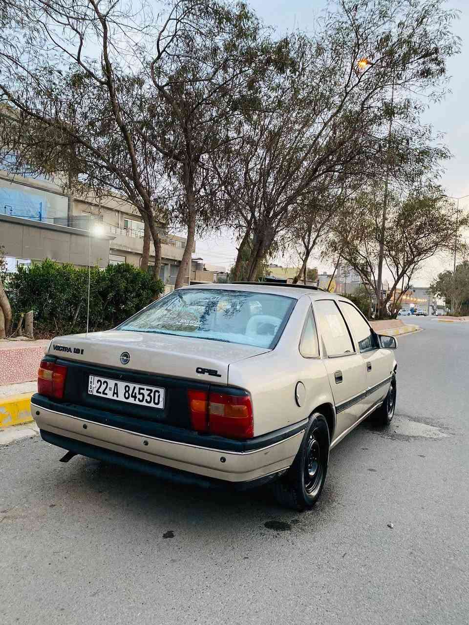 أوپل للبيع حجم 18موديل 1992سنويا جديد دفتر بانزين موجود صاحب سنويا بكركوك بدون ضربه بدؤن خياص بدون صرف بخار طايه جديد پاتري جديد شراي خابر واتدالل ***********سعره 47مجال قليل كركوك بنجاعلي
