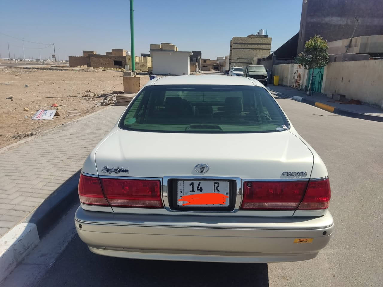 سلام عليكم ملكه موديل 2000 كفاله عامه سياره جديده ماشيه 77 تخم تاير تبريد حداديه سياره ما ناقصهه برقي سنويه لل 2031 السعر 110 علما أن السياره نقل*********** العنوان البصره القبله
