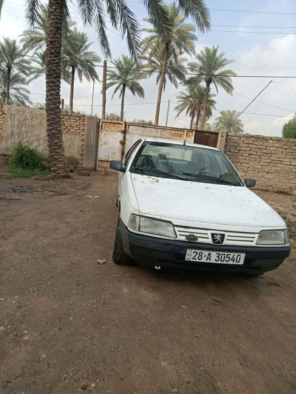 السلام عليكم سياره روى لبيع موديل 2009 سياره جديد مكينه كير النمره الاولى والثالثه مرات اتفلت سياره جديد تايرات جدد داخله جديد السعر 22 وبيه مجال  الاتصال على هذه الرقم ***********
