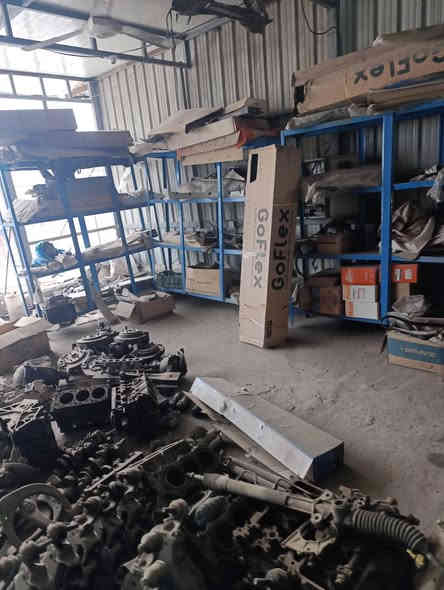 ,يتوفر في مركزنا جميع قطع غيار حاويه وجديد لسيارات  ( لاندكروز // لكسز // وبرادو .)  قطع صدر. اجزاء محركات وجميع المواد التي تخص تلك السيارات 
العنوان : بغداد صناعه البياع شارع السابع
***********
***********
ويوجد توصيل لجميع المحافظات
