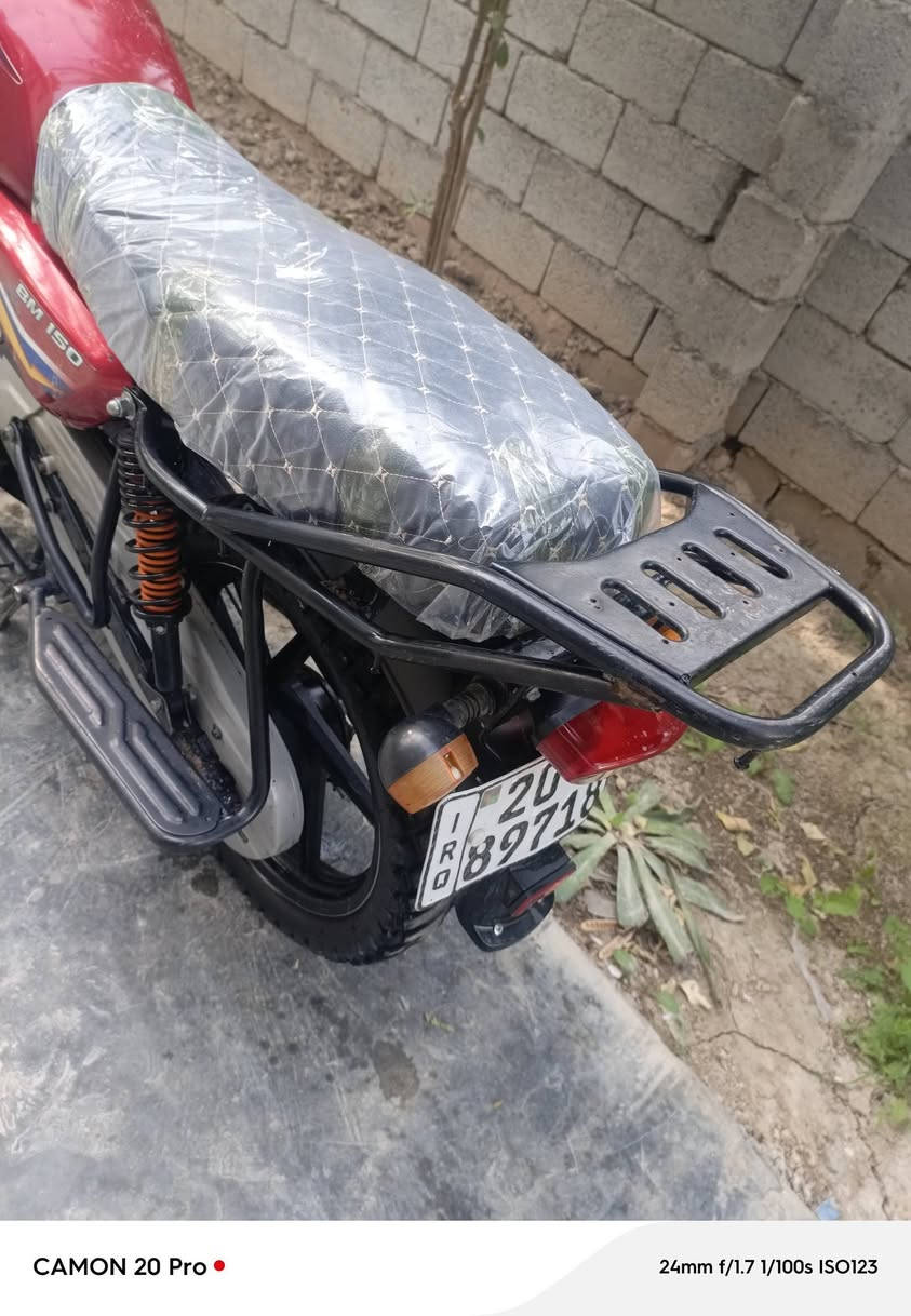 سلام عليكم بوكسر مديل2020شادلهة محࢪك مال23كفالة من الفتح والتبخيࢪ شࢪط محرك اخرس مينسمع دراجة نضافة كدامك مرقمة ديالى نكليزي تحويل ثاني يوم 
عارضهة 1350وبيهة مجال حك لجية فقط فقط 
مكاني ديالى بعقوبة قرب جسر خرنابات 
***********📞📞
