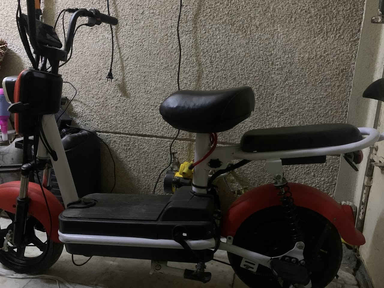 السلام عليكم دراجه شحن للبيع حجم14 موديل 2024 مستعمله أخت الجديد كامله اي سعر 150 ألف موصفاته سرعته 45 تقفل 47 
سويج عدد 5مع بصمه عدد 2 
تشغيل عن بعد 
كلوب عالي ناصي 
اشاير يمين يسار 
سرعته 45تقفل 47
باتري عدد 4 
كشن سفنج مريح للكعده 
مع شاحنه 
السعر 150 بيه مجال 
لالستفسار خاص أو هاتف *********** ***********
