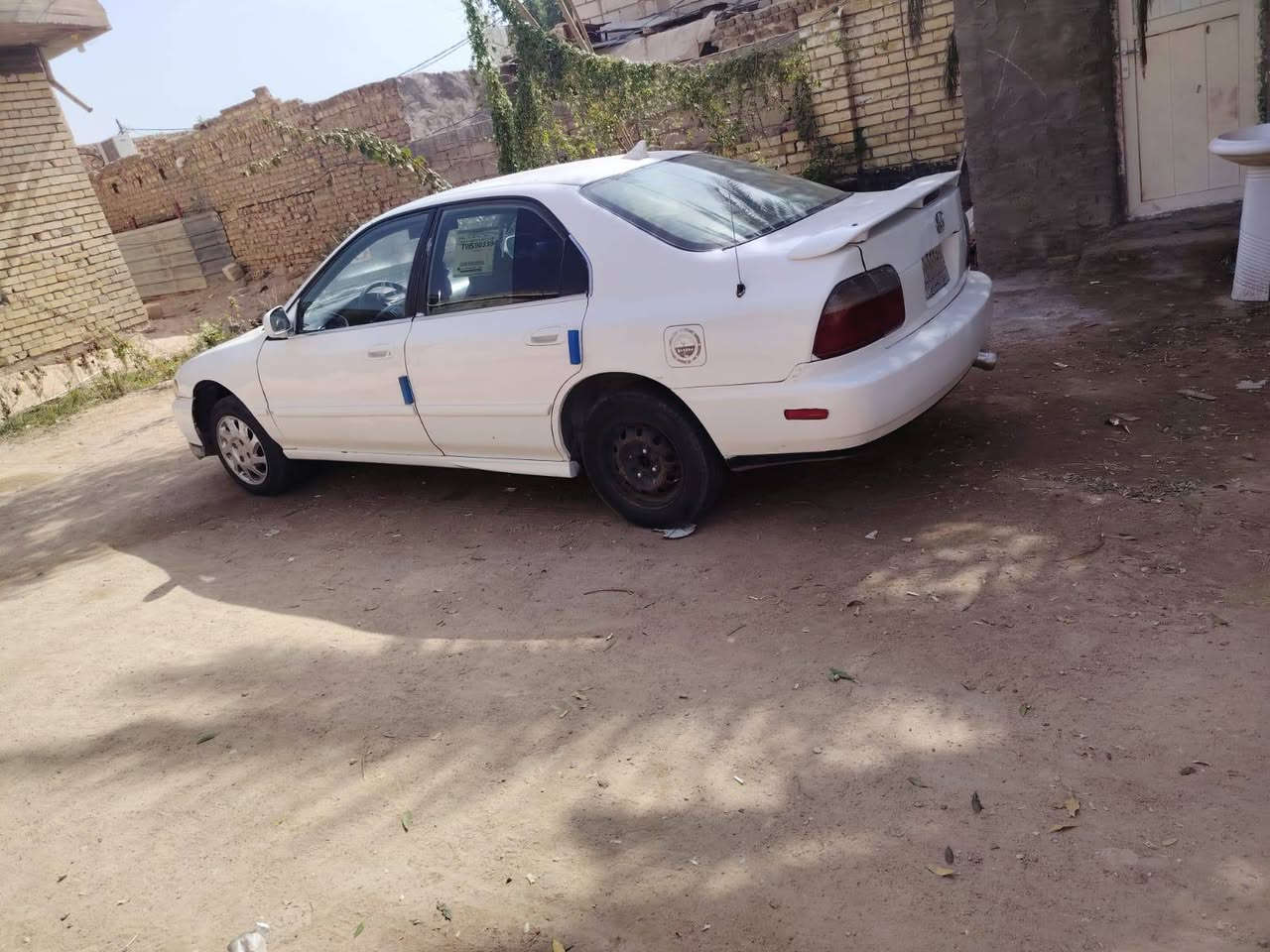 هوندا اكورد موديل 96 خليجي اصل ياباني محرك 1600 كير اتو ماتيك  للاستفسار ***********  مكان السيارة كوفة السعر 35
